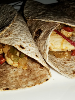 Una foto de Fajitas integrales de pollo