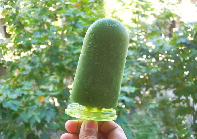 How to Make Quick Matcha Latte Popsicles