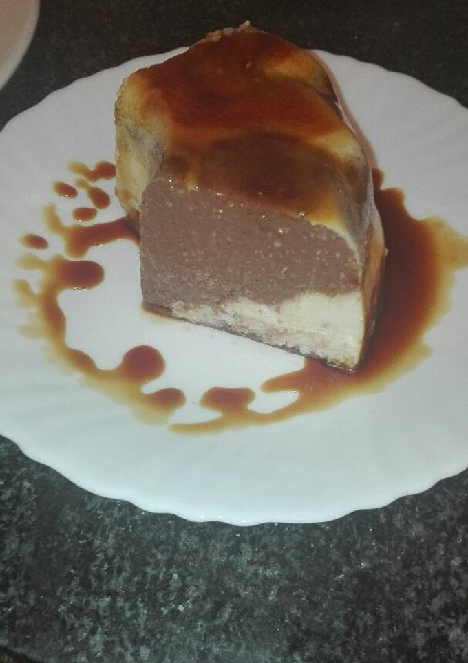 Una foto de Flan de coco y chocolate