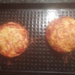 A picture of Pizza Bagels.