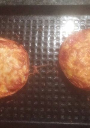 A picture of Pizza Bagels.