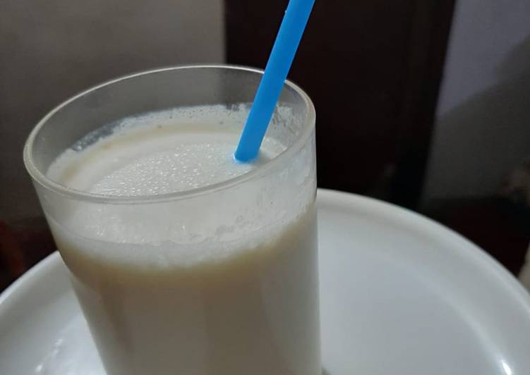 Recipe of Banana shake in 19 Minutes for Mom
