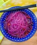 Glass noodles con cavolo viola e carote