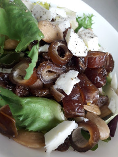Una foto de Ensalada Mediterránea