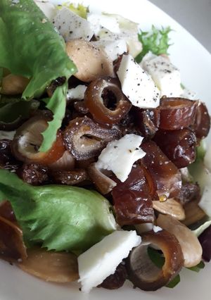 Una foto de Ensalada Mediterránea