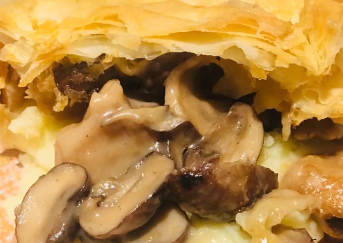 Vegan chicken and mushroom pie 🌱