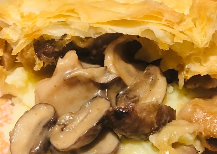 Vegan chicken and mushroom pie 🌱