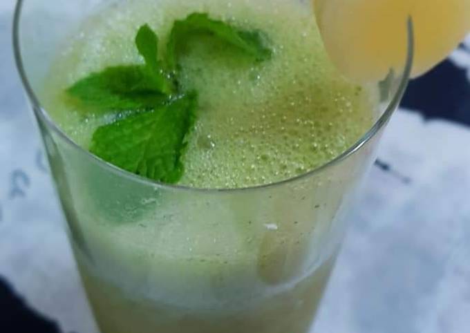 Recipe of Delicious Grilled pineapple coconut-cooler