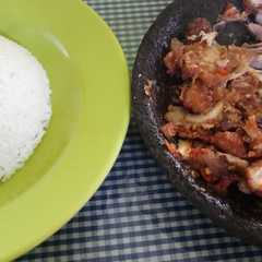 รูปของ Ayam geprek pedas
