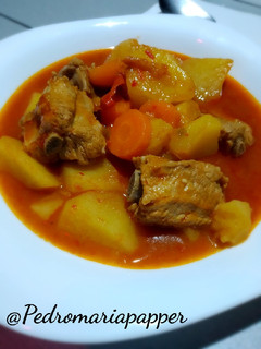 Una foto de Costillas de cerdo con patatas.(Thermomix TM5)