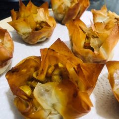 Apple-filling Phyllo Pastry Parcels 🥐 A picture of Apple-filling Phyllo Pastry Parcels 🥐.