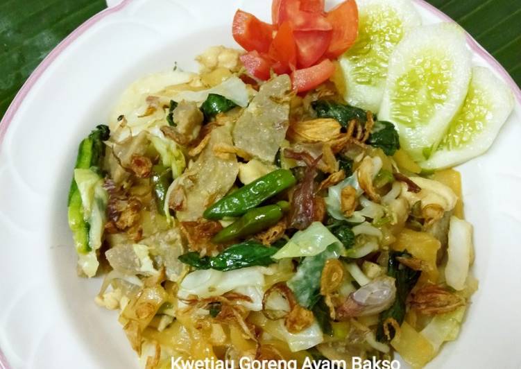 Resep masakan 42. Kwetiau Goreng Ayam Bakso | Resep Membuat 42. Kwetiau Goreng Ayam Bakso Yang Sempurna