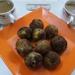 A picture of Veg Bread Balls.
