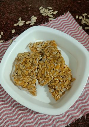 A picture of Sunflower Seeds Chikki.