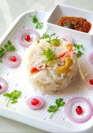A picture of Mix Veg Cashew Pulao.