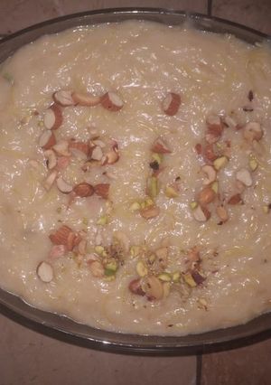 A picture of Sheer khurma.