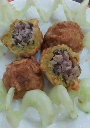 Hình của món Khoai viên thịt chiên.