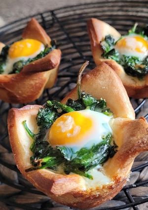 Una foto de Tartaletas de Espinacas y Huevo de Codorniz