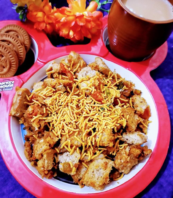 Quick and Easy Bread Upma (Recipe In Hindi)