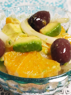Una foto de Ensalada de naranja y aguacate