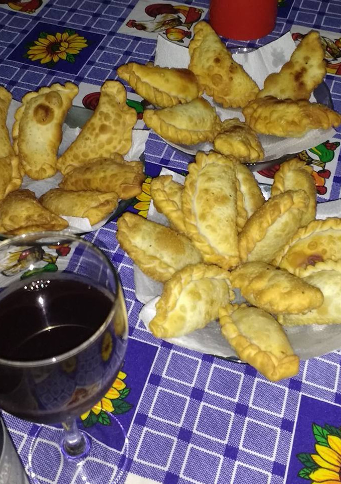 Una foto de Empanadas criollas fritas. Viva la patria!!!