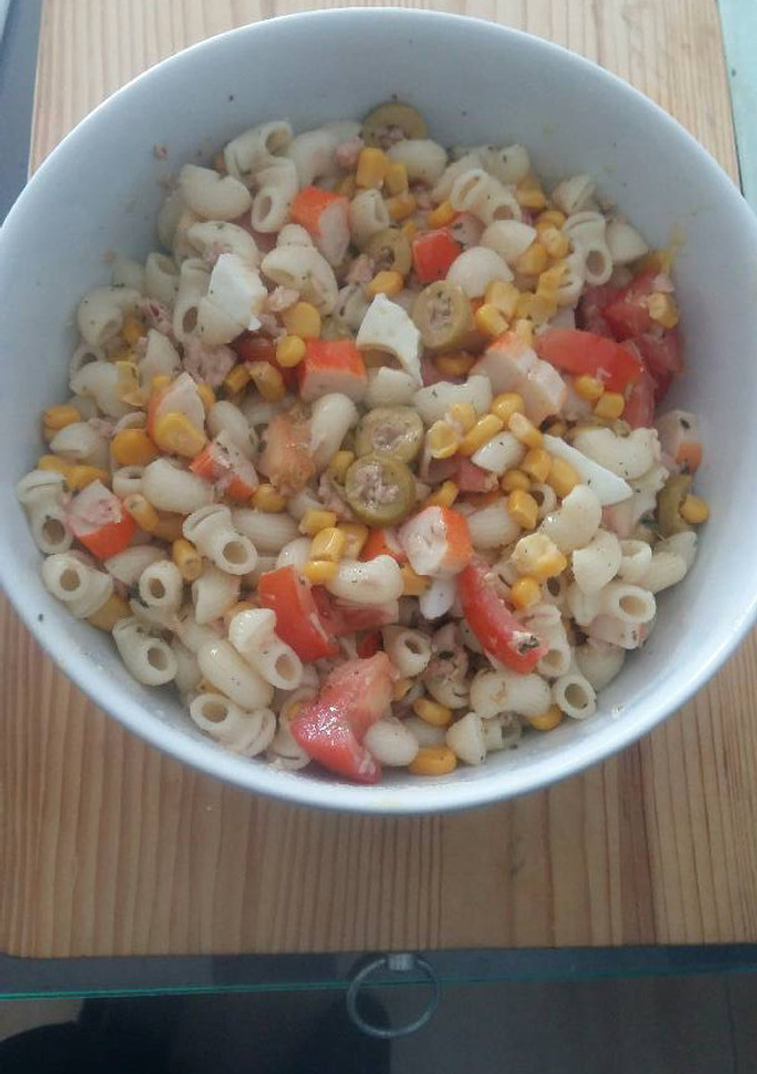 Una foto de Ensalada de pasta con huevo cocido
