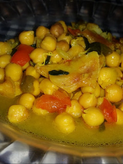 Una foto de Garbanzas con Bacalao