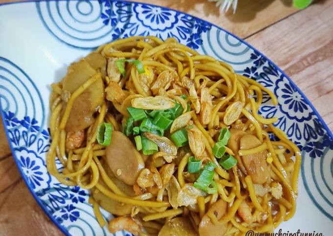 Resep Mie Goreng Seafood (Simple) Oleh Ummu Choiratun Nisa - Cookpad