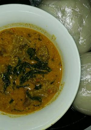 A picture of Egusi/veg soup served wt fufu😉.