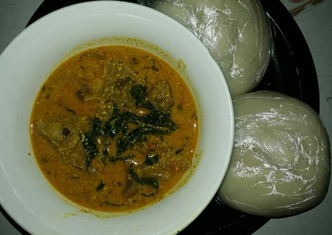 Egusi/veg soup served wt fufu😉