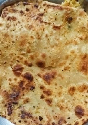 A picture of Aloo ka paratha.