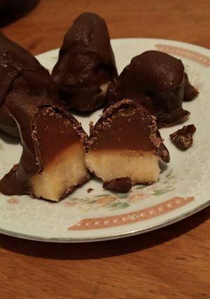 Una foto de Bocaditos de Banana, dulce de leche y choco delis😋