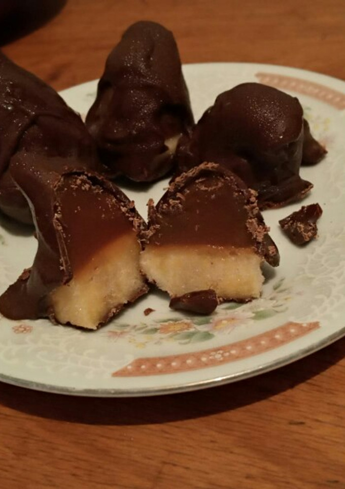 Una foto de Bocaditos de Banana, dulce de leche y choco delis😋