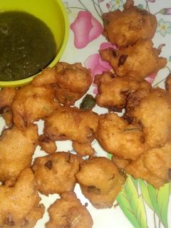 मूंगदाल के बड़े (moongdal ke vade recipe in Hindi) रेसिपी मुख्य फोटो