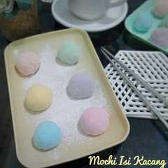 A picture of Mochi Isi Kacang.