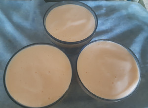 Una foto de Postre de leche evaporada y gelatina