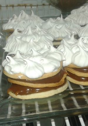 Una foto de Alfajor santafesino (mini rogel)