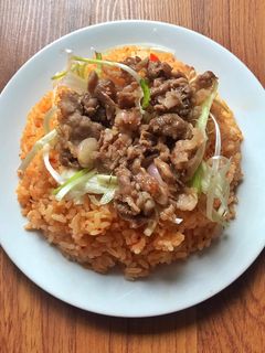 Hình của món Cơm rang kim chi bò mỹ.