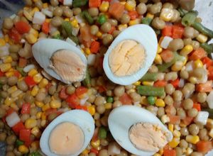 Una foto de Ensalada multicolor estival
