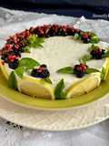 Cheesecake al basilico, limone e miele con yogurt, pinoli e morette di rovo