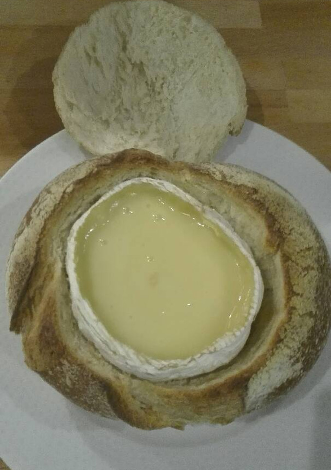 Una foto de Pan relleno de brie