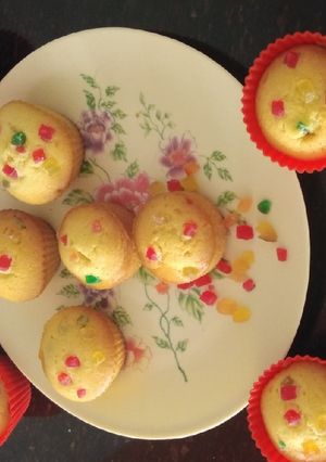 A picture of Eggless tutti frutti cup cake.