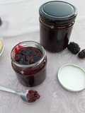Mermelada de manzana y moras