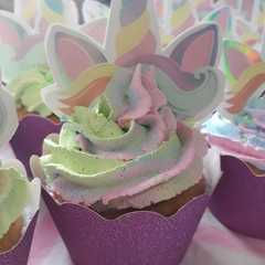 A picture of Muffins de vainilla coco y ❤de dulce de leche.