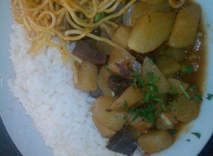 Una foto de Chanfainita con tallarines