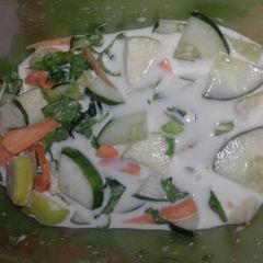 A picture of Vegetables with skimmed milk.