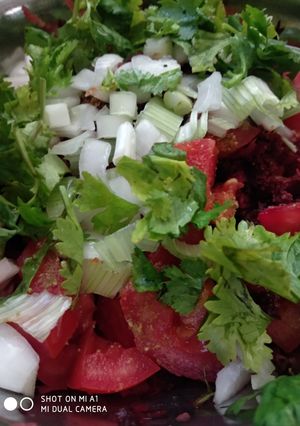 કોબીજ,ગાજરનું સલાડ (Cabbage Carrot Salad Recipe In Gujarati) રેસીપી મુખ્ય ફોટો