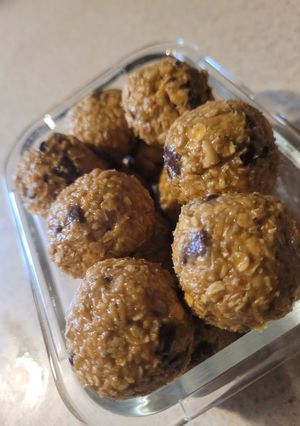 A picture of No Bake Energy Balls.