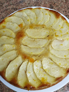 Una foto de Bizcocho con manzana