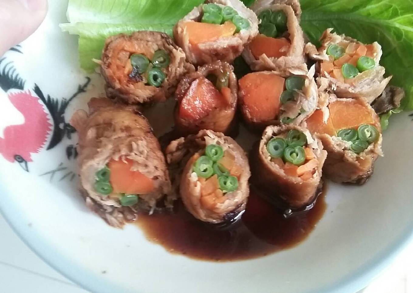 Vegetable beef roll